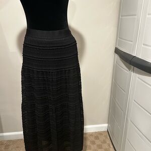 Chic Black Maxi Skirt with Flowing Silhouette
